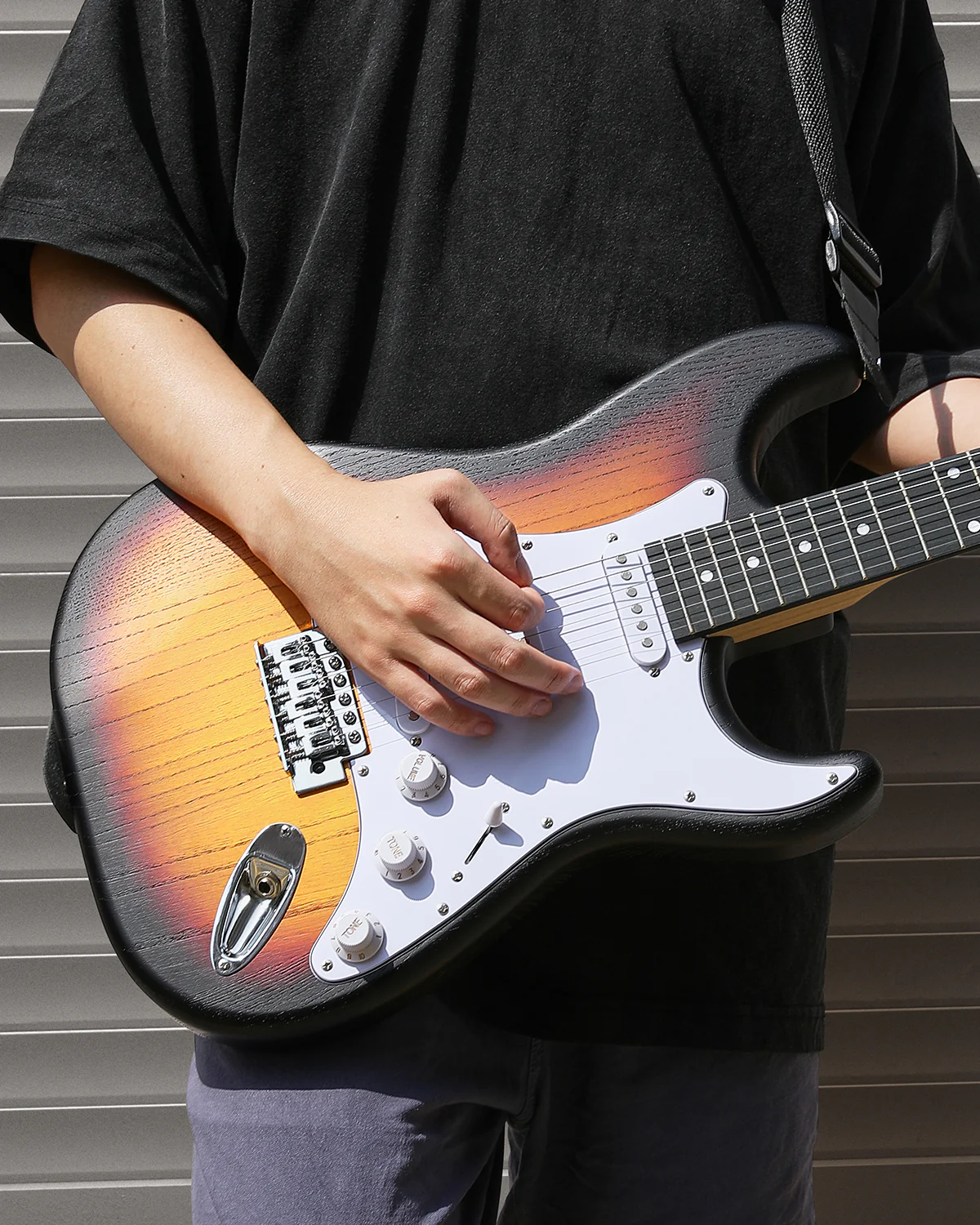 Donner DST-80 Beginner Electric Guitar - Image 10