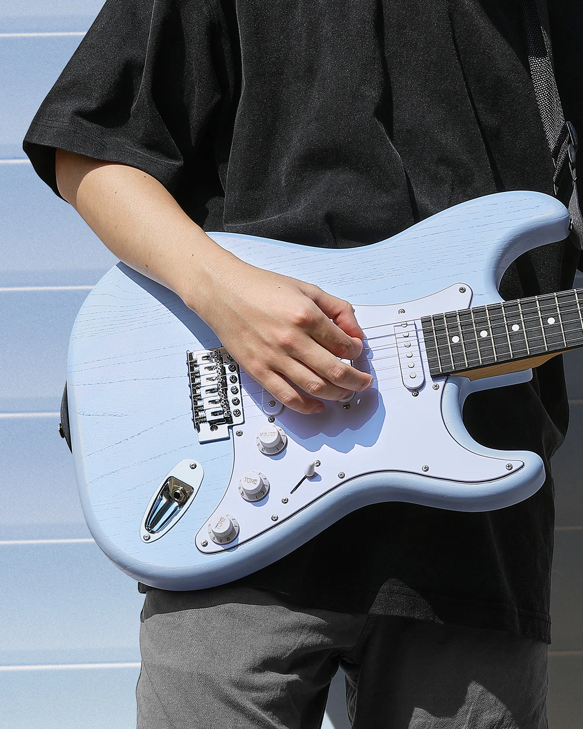 Donner DST-80 Beginner Electric Guitar - Image 17