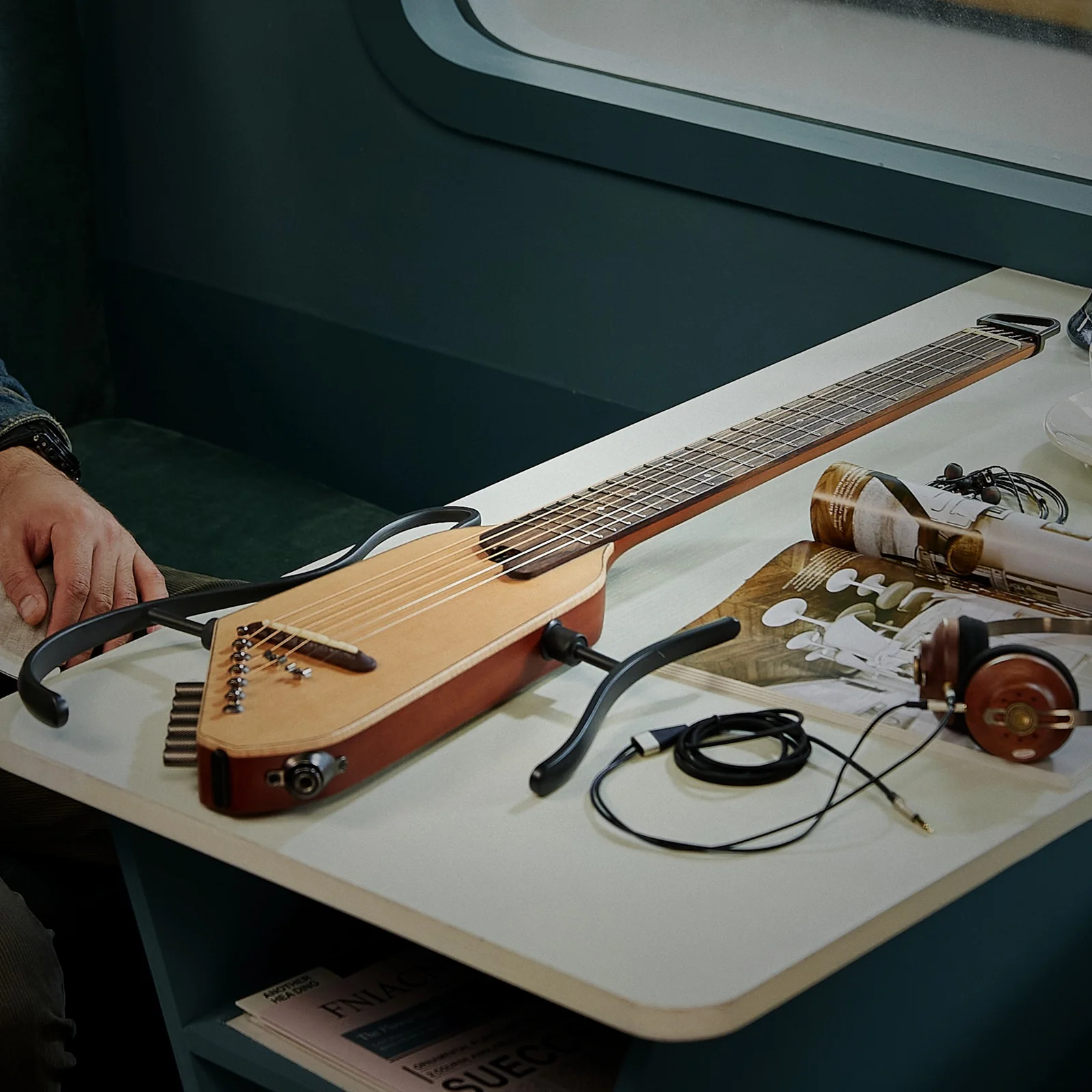 Donner HUSH™ I PRO Acoustic-Electric Travel Guitar - Image 38