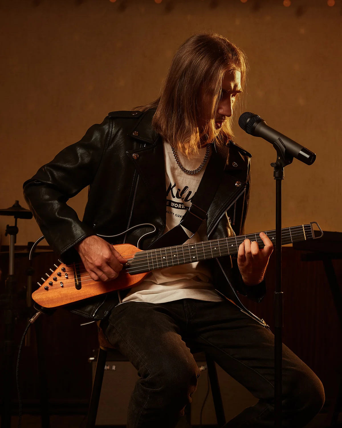 Donner HUSH™ I Acoustic-Electric Travel Guitar - Image 12