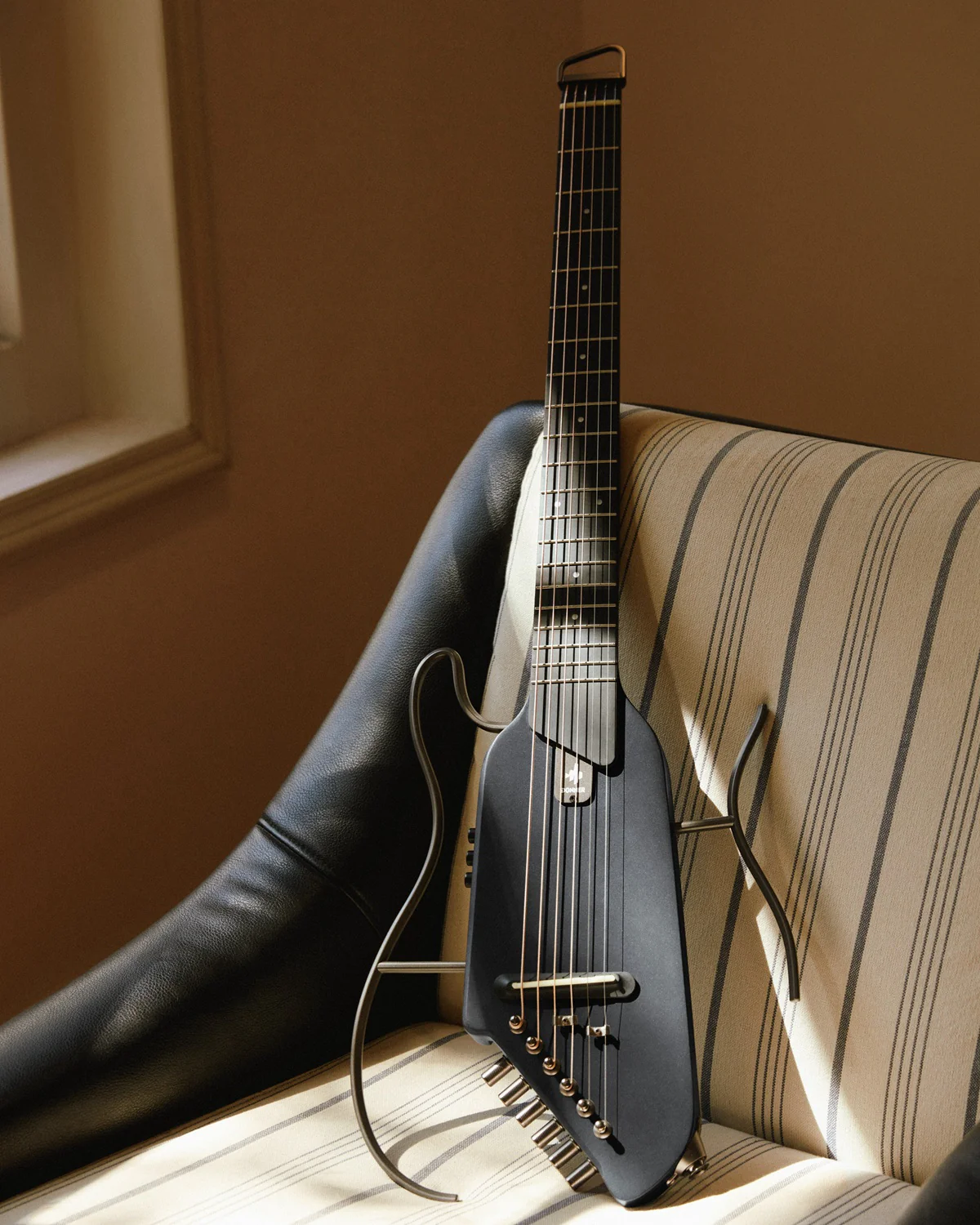 Donner HUSH™ I Acoustic-Electric Travel Guitar - Image 17
